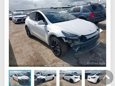 Белый Тесла Model Y, объемом двигателя 0 л и пробегом 98 тыс. км за 28000 $, фото 1 на Automoto.ua