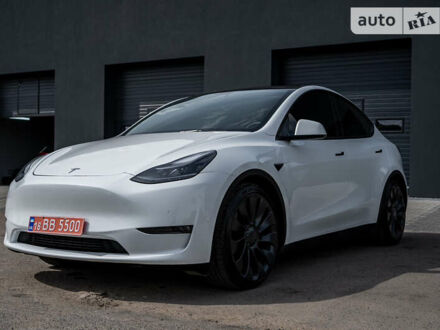 Тесла Model Y 2022 в Киеве на Automoto.ua Белый Тесла Model Y, объемом двигателя 0 л и пробегом 10 тыс. км за 27900 $, фото 1 на Automoto.ua