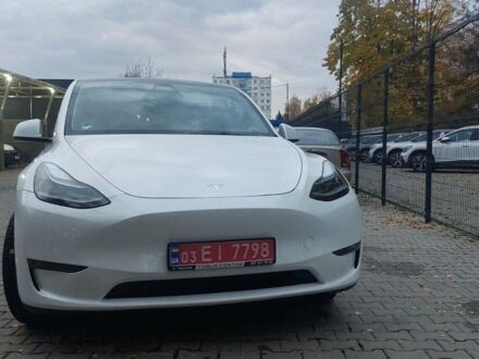 Белый Тесла Model Y, объемом двигателя 0 л и пробегом 28 тыс. км за 31500 $, фото 1 на Automoto.ua