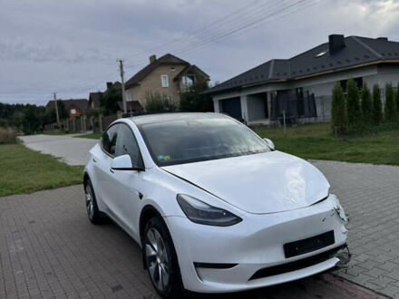 Белый Тесла Model Y, объемом двигателя 0 л и пробегом 69 тыс. км за 17900 $, фото 1 на Automoto.ua