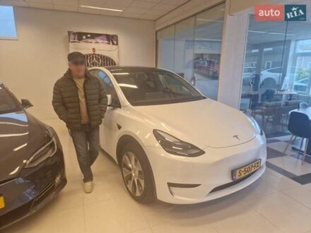 Тесла Model Y 2022 в Хусте на Automoto.ua Белый Тесла Model Y, объемом двигателя 0 л и пробегом 40 тыс. км за 35000 $, фото 1 на Automoto.ua