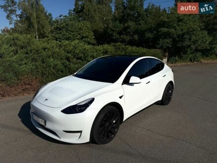 Білий Тесла Model Y, об'ємом двигуна 0 л та пробігом 53 тис. км за 27900 $, фото 1 на Automoto.ua