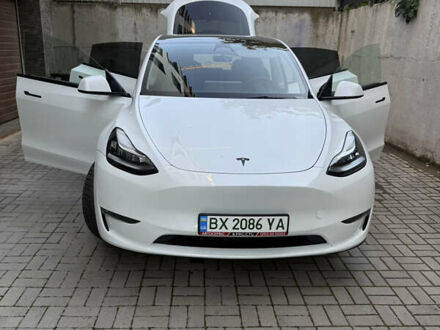 Білий Тесла Model Y, об'ємом двигуна 0 л та пробігом 33 тис. км за 32500 $, фото 1 на Automoto.ua