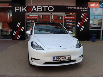 Белый Тесла Model Y, объемом двигателя 0 л и пробегом 33 тыс. км за 28900 $, фото 1 на Automoto.ua
