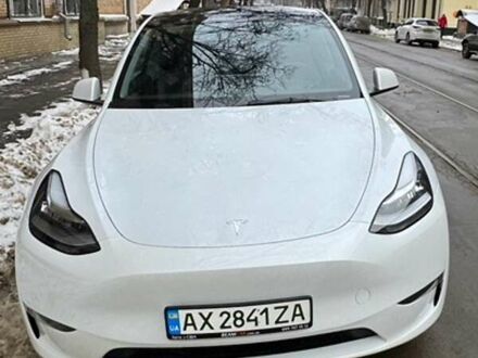 Белый Тесла Model Y, объемом двигателя 0 л и пробегом 44 тыс. км за 31000 $, фото 1 на Automoto.ua