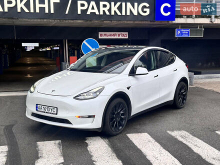 Белый Тесла Model Y, объемом двигателя 0 л и пробегом 90 тыс. км за 25999 $, фото 1 на Automoto.ua
