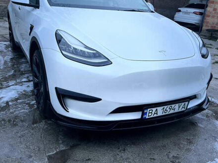Тесла Model Y 2023 в Кропивницком (Кировограде) на Automoto.ua Белый Тесла Model Y, объемом двигателя 0 л и пробегом 36 тыс. км за 28500 $, фото 1 на Automoto.ua