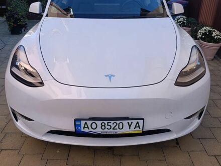Белый Тесла Model Y, объемом двигателя 0 л и пробегом 63 тыс. км за 28500 $, фото 1 на Automoto.ua