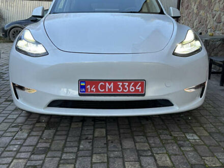 Белый Тесла Model Y, объемом двигателя 0 л и пробегом 45 тыс. км за 26999 $, фото 1 на Automoto.ua