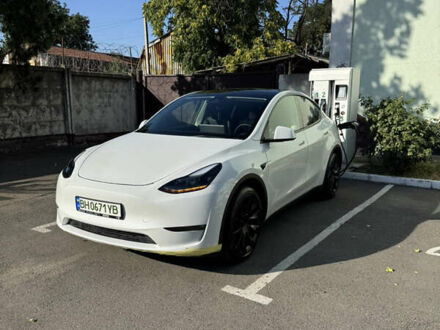 Тесла Model Y 2023 в Одессе на Automoto.ua Белый Тесла Model Y, объемом двигателя 0 л и пробегом 64 тыс. км за 29500 $, фото 1 на Automoto.ua