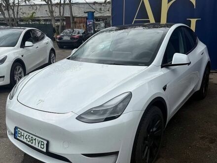 Белый Тесла Model Y, объемом двигателя 0 л и пробегом 44 тыс. км за 27500 $, фото 1 на Automoto.ua