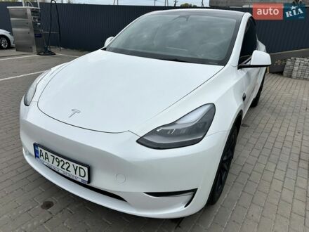 Белый Тесла Model Y, объемом двигателя 0 л и пробегом 63 тыс. км за 20000 $, фото 1 на Automoto.ua