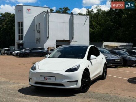 Білий Тесла Model Y, об'ємом двигуна 0 л та пробігом 75 тис. км за 28500 $, фото 1 на Automoto.ua