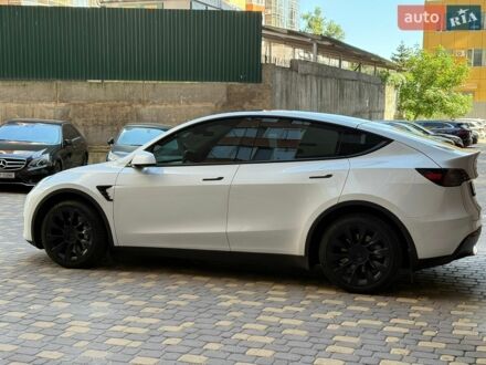 Белый Тесла Model Y, объемом двигателя 0 л и пробегом 66 тыс. км за 28000 $, фото 1 на Automoto.ua