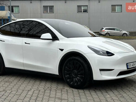 Тесла Model Y 2023 у Хмельницькому на Automoto.ua Білий Тесла Model Y, об'ємом двигуна 0 л та пробігом 15 тис. км за 26800 $, фото 1 на Automoto.ua
