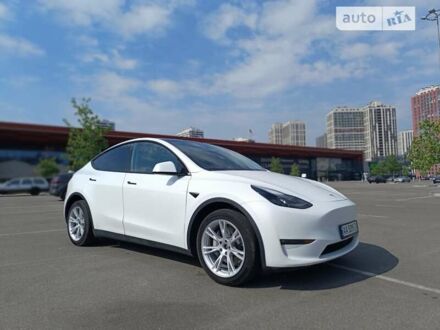 Белый Тесла Model Y, объемом двигателя 0 л и пробегом 44 тыс. км за 29800 $, фото 1 на Automoto.ua