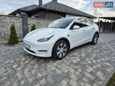 Белый Тесла Model Y, объемом двигателя 0 л и пробегом 82 тыс. км за 24800 $, фото 1 на Automoto.ua