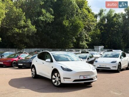 Білий Тесла Model Y, об'ємом двигуна 0 л та пробігом 69 тис. км за 28500 $, фото 1 на Automoto.ua