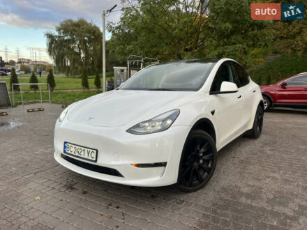 Белый Тесла Model Y, объемом двигателя 0 л и пробегом 32 тыс. км за 32000 $, фото 1 на Automoto.ua