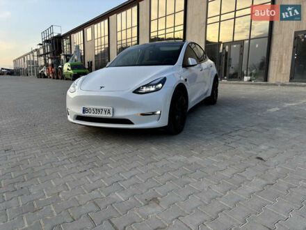 Тесла Model Y 2023 в Тернополе на Automoto.ua Белый Тесла Model Y, объемом двигателя 0 л и пробегом 40 тыс. км за 28000 $, фото 1 на Automoto.ua