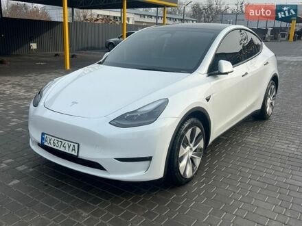 Белый Тесла Model Y, объемом двигателя 0 л и пробегом 43 тыс. км за 28000 $, фото 1 на Automoto.ua