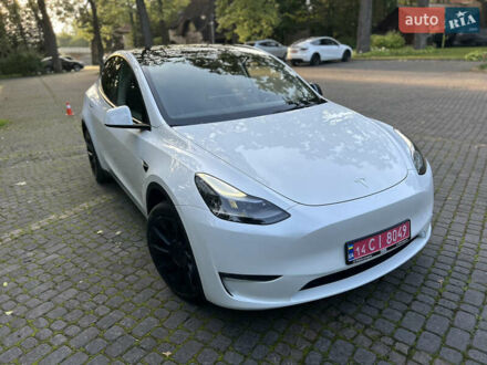 Белый Тесла Model Y, объемом двигателя 0 л и пробегом 101 тыс. км за 20500 $, фото 1 на Automoto.ua