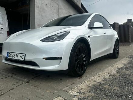 Белый Тесла Model Y, объемом двигателя 0 л и пробегом 62 тыс. км за 27500 $, фото 1 на Automoto.ua