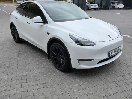 Белый Тесла Model Y, объемом двигателя 0 л и пробегом 37 тыс. км за 27500 $, фото 1 на Automoto.ua