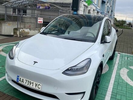 Білий Тесла Model Y, об'ємом двигуна 0 л та пробігом 63 тис. км за 29500 $, фото 1 на Automoto.ua