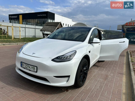 Білий Тесла Model Y, об'ємом двигуна 0 л та пробігом 40 тис. км за 27500 $, фото 1 на Automoto.ua