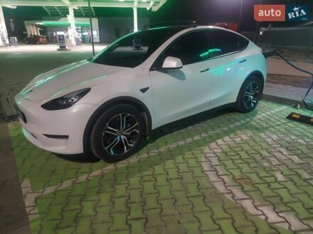 Білий Тесла Model Y, об'ємом двигуна 0 л та пробігом 37 тис. км за 25900 $, фото 1 на Automoto.ua