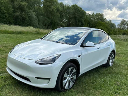 Белый Тесла Model Y, объемом двигателя 0 л и пробегом 26 тыс. км за 34499 $, фото 1 на Automoto.ua