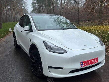 Белый Тесла Model Y, объемом двигателя 0 л и пробегом 37 тыс. км за 29990 $, фото 1 на Automoto.ua