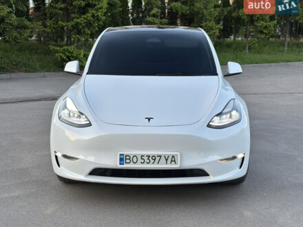 Білий Тесла Model Y, об'ємом двигуна 0 л та пробігом 50 тис. км за 27500 $, фото 1 на Automoto.ua