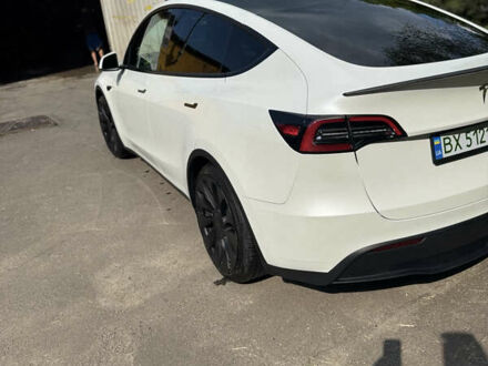 Тесла Model Y 2023 у Хмельницькому на Automoto.ua Білий Тесла Model Y, об'ємом двигуна 0 л та пробігом 48 тис. км за 26800 $, фото 1 на Automoto.ua