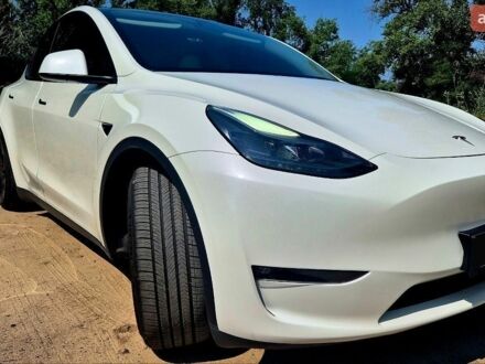 Белый Тесла Model Y, объемом двигателя 0 л и пробегом 30 тыс. км за 28500 $, фото 1 на Automoto.ua