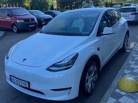 Білий Тесла Model Y, об'ємом двигуна 0 л та пробігом 63 тис. км за 27500 $, фото 1 на Automoto.ua