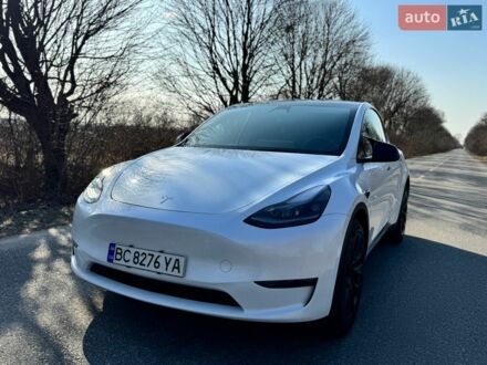 Белый Тесла Model Y, объемом двигателя 0 л и пробегом 80 тыс. км за 25000 $, фото 1 на Automoto.ua