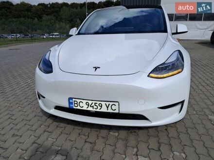 Белый Тесла Model Y, объемом двигателя 0 л и пробегом 44 тыс. км за 30500 $, фото 1 на Automoto.ua