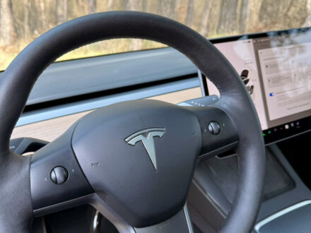 Белый Тесла Model Y, объемом двигателя 0 л и пробегом 80 тыс. км за 34800 $, фото 1 на Automoto.ua