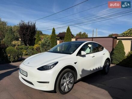 Белый Тесла Model Y, объемом двигателя 0 л и пробегом 10 тыс. км за 28999 $, фото 1 на Automoto.ua