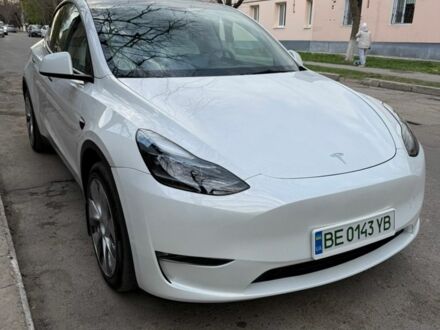 Білий Тесла Model Y, об'ємом двигуна 0 л та пробігом 45 тис. км за 31500 $, фото 1 на Automoto.ua
