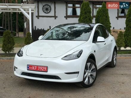 Белый Тесла Model Y, объемом двигателя 0 л и пробегом 33 тыс. км за 24900 $, фото 1 на Automoto.ua