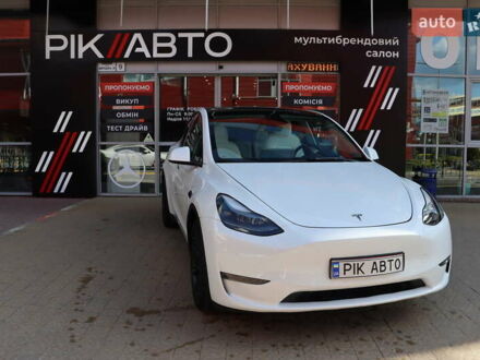 Белый Тесла Model Y, объемом двигателя 0 л и пробегом 34 тыс. км за 27400 $, фото 1 на Automoto.ua