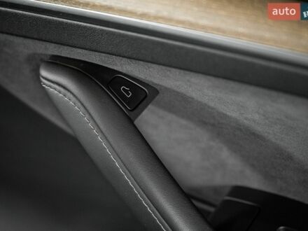 Белый Тесла Model Y, объемом двигателя 0 л и пробегом 55 тыс. км за 29900 $, фото 1 на Automoto.ua