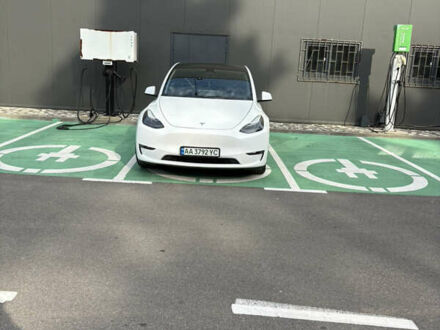 Тесла Model Y 2023 в Борисполе на Automoto.ua Белый Тесла Model Y, объемом двигателя 0 л и пробегом 50 тыс. км за 31000 $, фото 1 на Automoto.ua