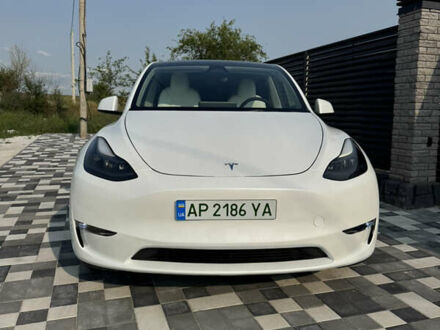 Тесла Model Y 2023 у Запоріжжя на Automoto.ua Білий Тесла Model Y, об'ємом двигуна 0 л та пробігом 19 тис. км за 26700 $, фото 1 на Automoto.ua