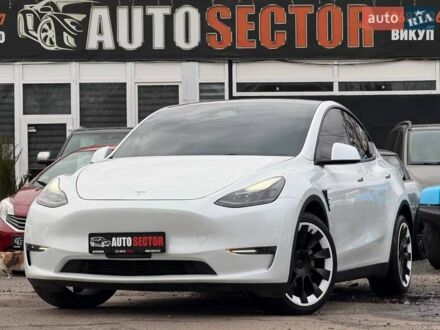 Білий Тесла Model Y, об'ємом двигуна 0 л та пробігом 53 тис. км за 28800 $, фото 1 на Automoto.ua