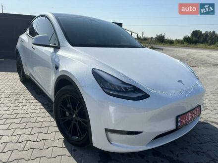 Білий Тесла Model Y, об'ємом двигуна 0 л та пробігом 43 тис. км за 29500 $, фото 1 на Automoto.ua