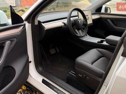 Тесла Model Y 2024 в Харькове на Automoto.ua Белый Тесла Model Y, объемом двигателя 0 л и пробегом 20 тыс. км за 31500 $, фото 1 на Automoto.ua